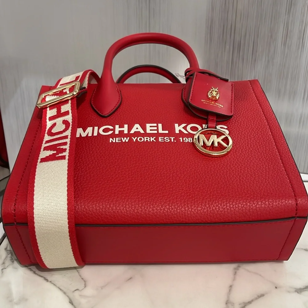MICHAEL KORS
Mirella Small Pebble Leather Crossbody Bag
Bright Red
NWT - Picture 10 of 16